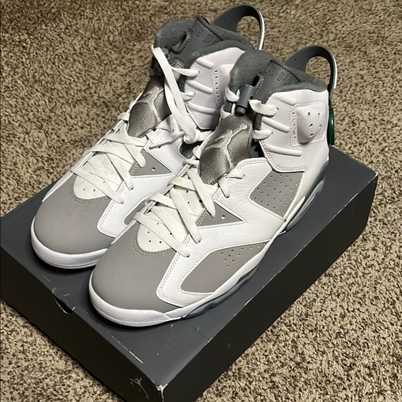 Jordan White Retro 6 - Picture 2 of 5